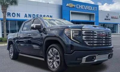 2023 GMC Sierra Denali