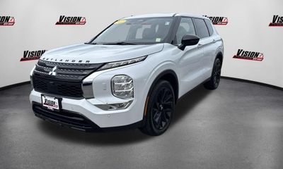 2022 Mitsubishi Outlander SE Black Edition