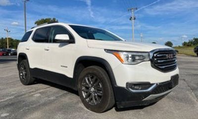 2017 GMC Acadia SLT 1