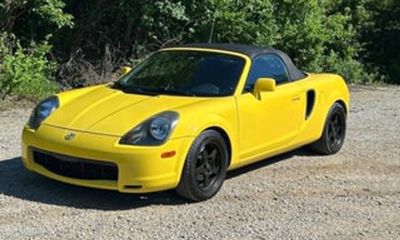 2003 Toyota MR2 Base