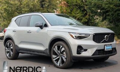 2025 Volvo XC40 Ultra Dark