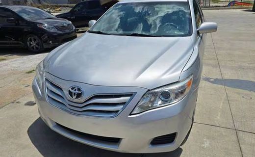 2010 Toyota Camry LE