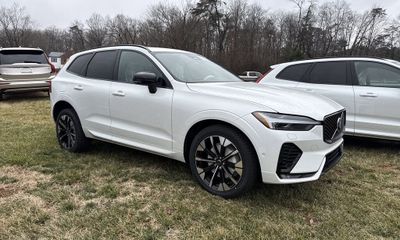 2026 Volvo XC60 Plus Dark