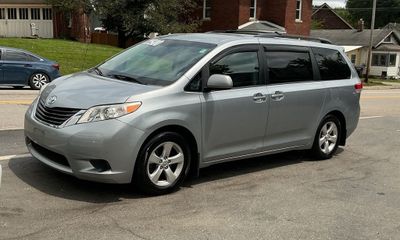 2013 Toyota Sienna LE