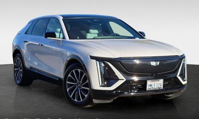 2024 Cadillac Lyriq Sport 1