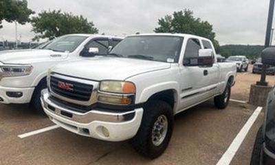 2004 GMC Sierra SLE