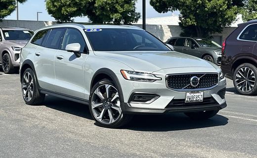 2026 Volvo V60CC Plus