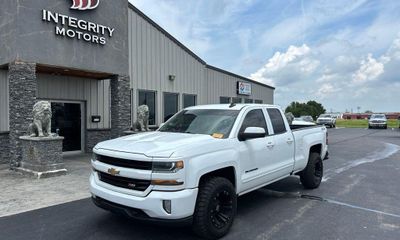 2017 Chevrolet Silverado LT