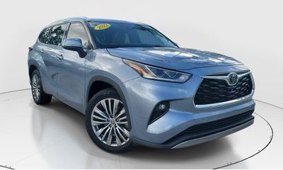 2022 Toyota Highlander Platinum
