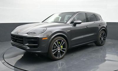 2026 Porsche Cayenne S E Hybrid