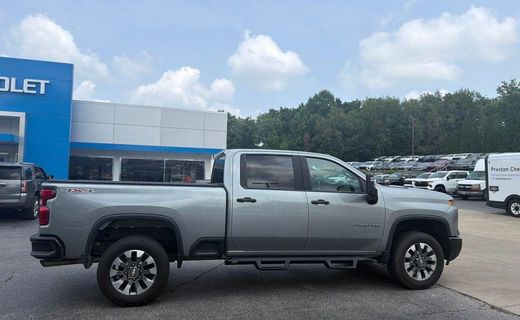 2024 Chevrolet Silverado HD Custom