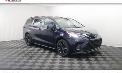 2022 Toyota Sienna XSE 7 Passenger