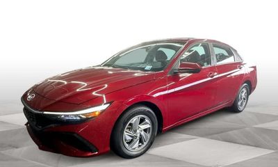2024 Hyundai Elantra SE