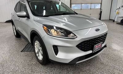 2020 Ford Escape SE