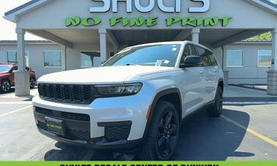 2023 Jeep Grand Cherokee L Laredo Altitude