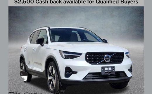 2026 Volvo XC40 Plus Dark
