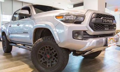 2018 Toyota Tacoma SR5 TRD OFF