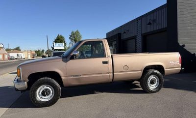 1994 Chevrolet GMT-400 REG CAB 8
