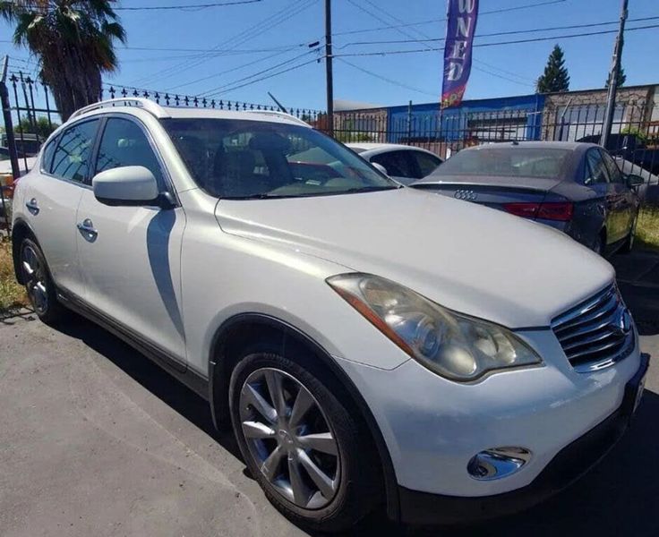 2013 Infiniti EX35 — a typically priced live listing