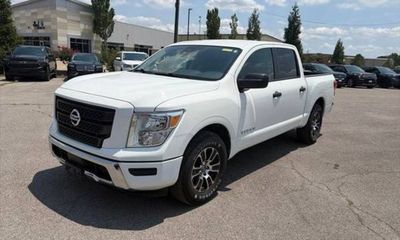 2022 Nissan Titan SV