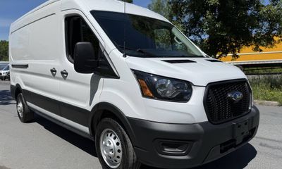 2023 Ford Transit Medium Roof