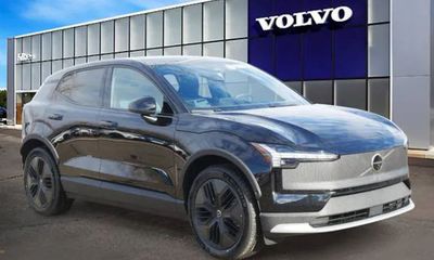 2026 Volvo EX30 CC Ultra
