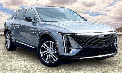 2024 Cadillac Lyriq Tech 1