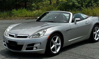 2007 Saturn SKY Base