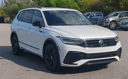 2023 Volkswagen Tiguan SE Black
