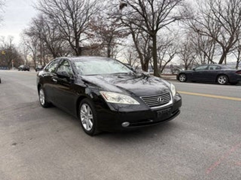 2009 Lexus ES — a typically priced live listing