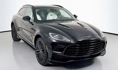 2023 Aston Martin DBX DBX707