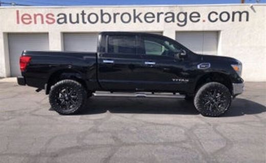 2017 Nissan Titan SV