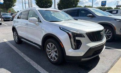 2023 Cadillac XT4 Premium Luxury