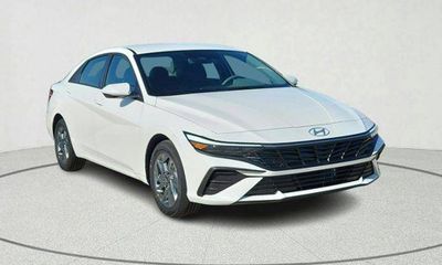 2026 Hyundai Elantra Blue SEL Sport