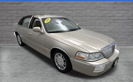 2008 Lincoln Town CAR Signature Limited