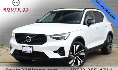 2024 Volvo XC40 Plus Dark