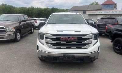 2023 GMC Sierra SLE