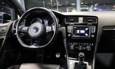 2017 Volkswagen Golf R Base
