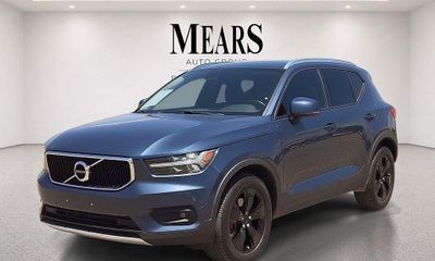 2021 Volvo XC40 Momentum