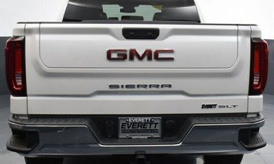 2022 GMC Sierra SLT