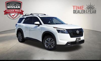 2024 Nissan Pathfinder SV