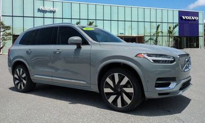 2024 Volvo XC90 Plus Bright
