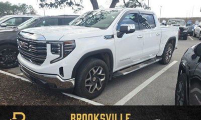 2023 GMC Sierra SLT