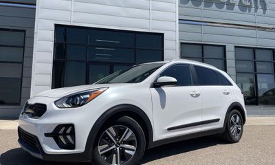 2022 Kia Niro LX LXS SE