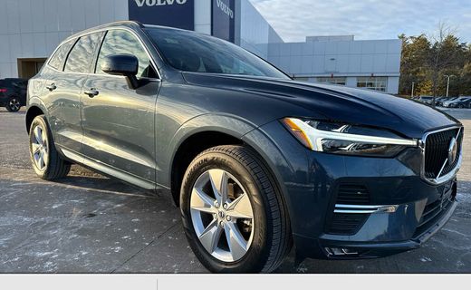 2022 Volvo XC60 Momentum