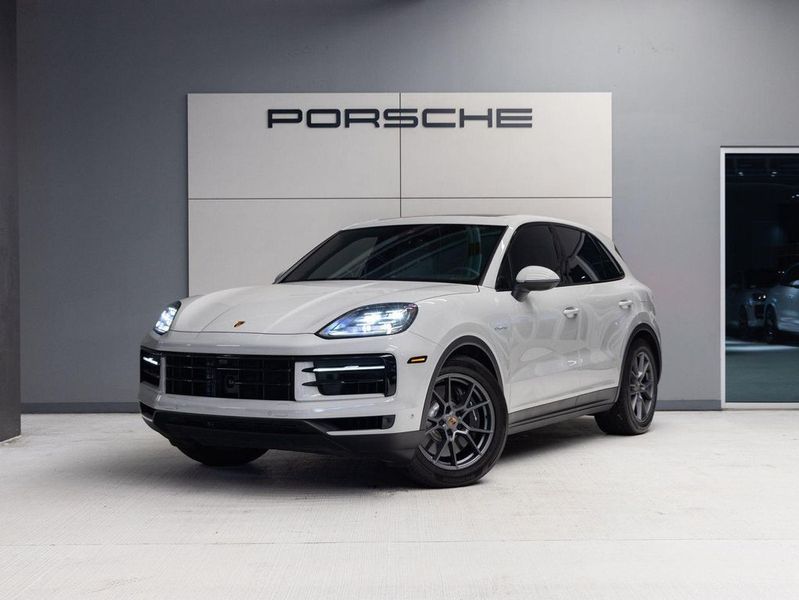 2025 Porsche Cayenne — a typically priced live listing
