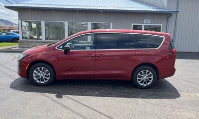 2027 Chrysler Pacifica Select