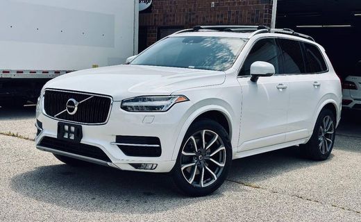 2018 Volvo XC90 Momentum