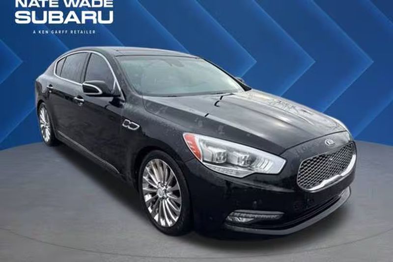 2016 Kia K900 — a typically priced live listing