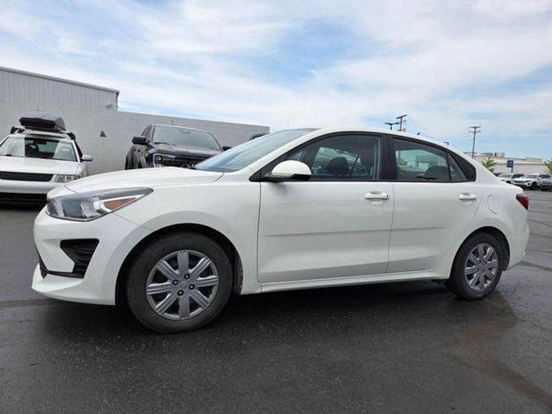 2022 Kia RIO — a typically priced live listing